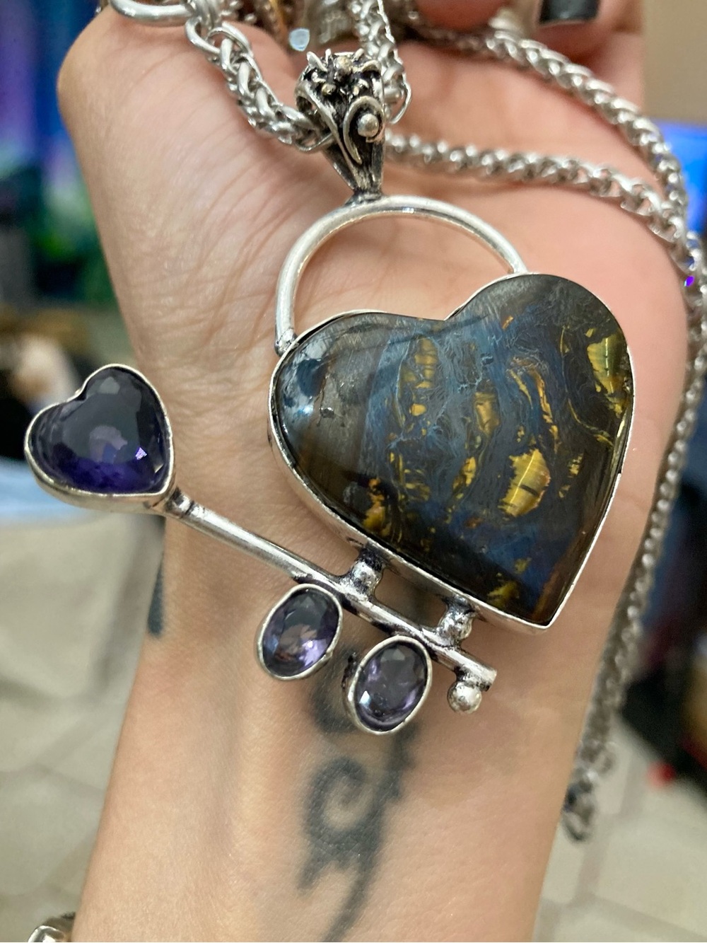 Genuine tiger eye gemstones heart & purple amethyst arrow boho silver necklace . - Picture 10 of 13